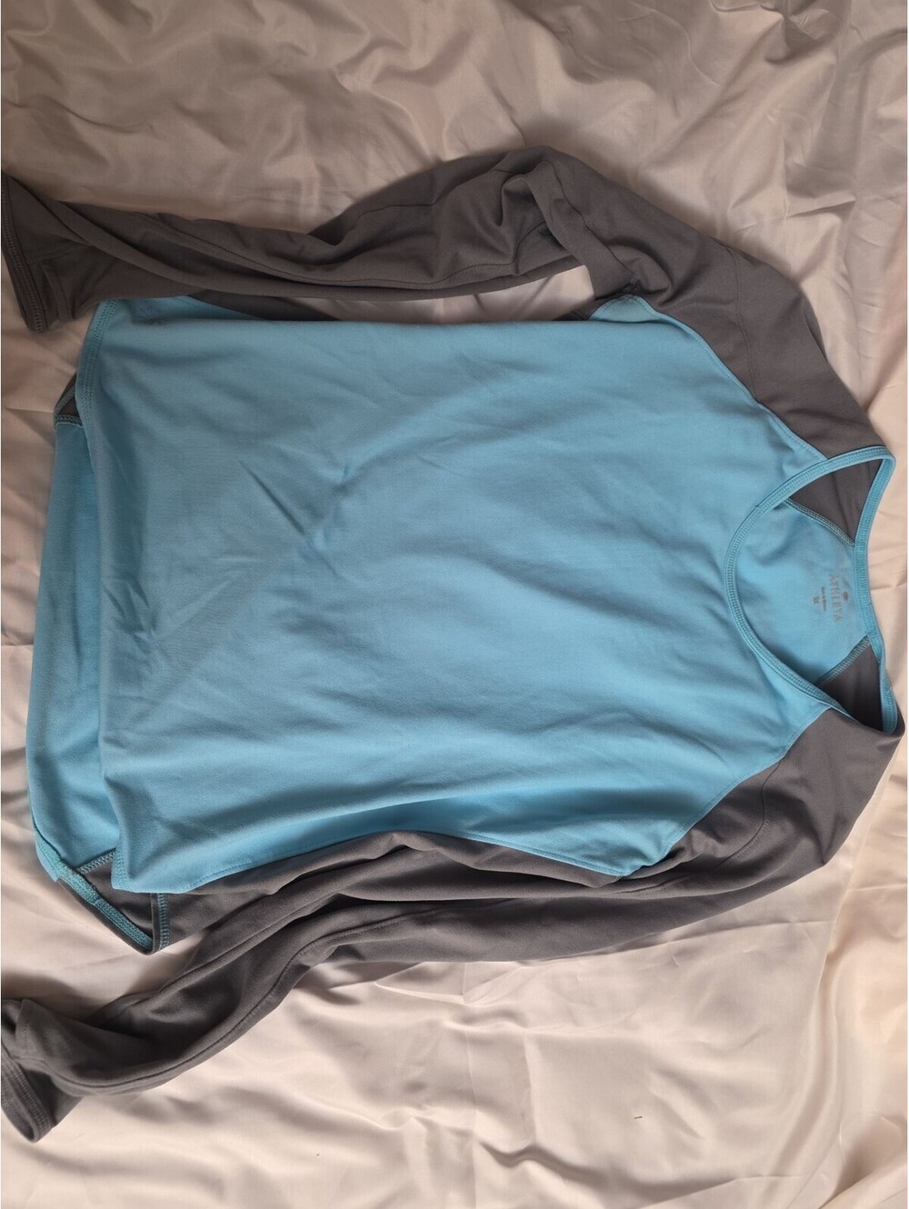 Athleta Long Sleeve Performance Shirt Size M Blue and Gray